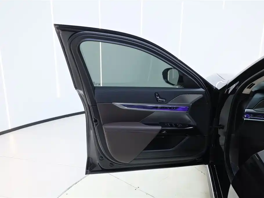BMW 7 Series 2023 Model 735Li Luxury Package фото 15