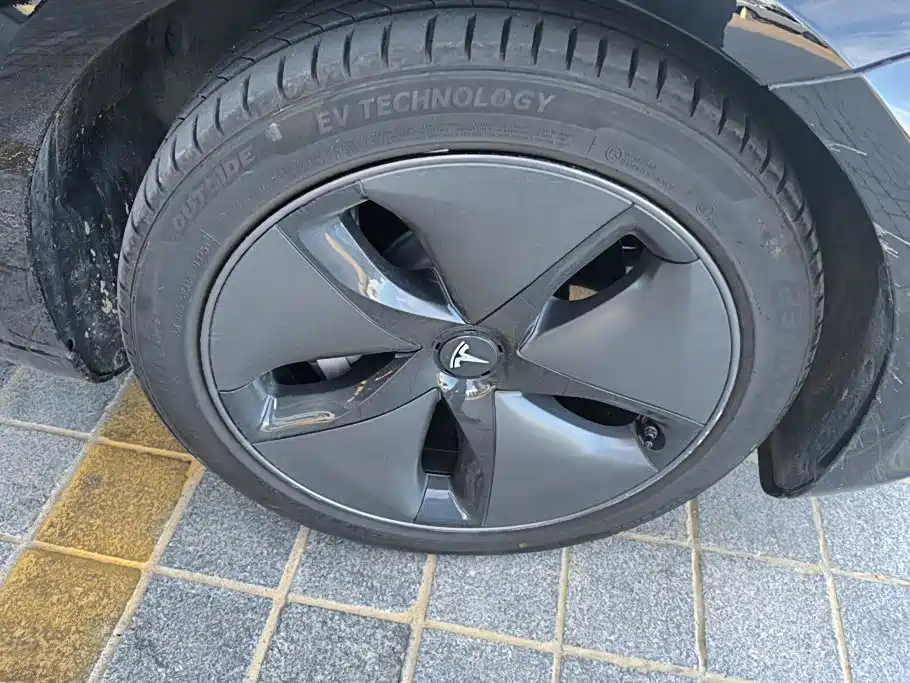 Tesla Model 3 (Import) 2019 2019 Long Range All-Wheel Drive Edition