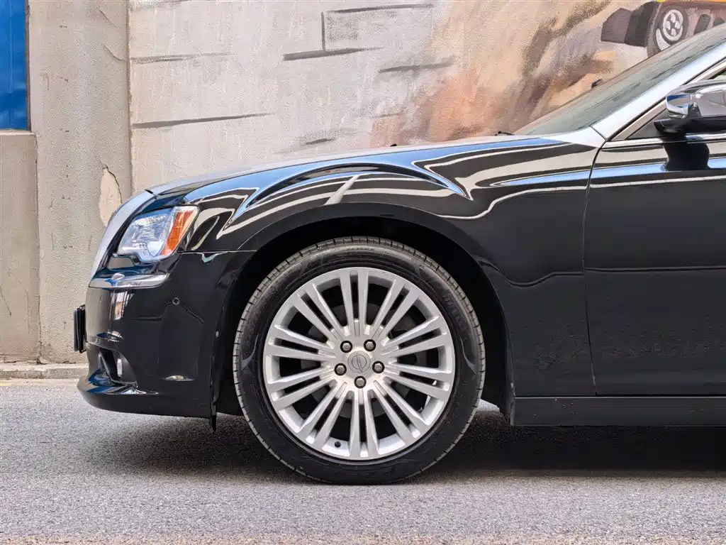 Chrysler 300C (Import) 2014 2013 3.6L Premium Edition