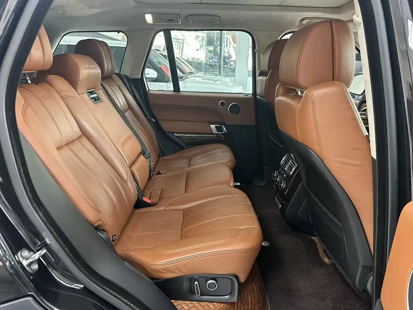 Land Rover Range Rover 2015 3.0 TDV6 Vogue фото 19