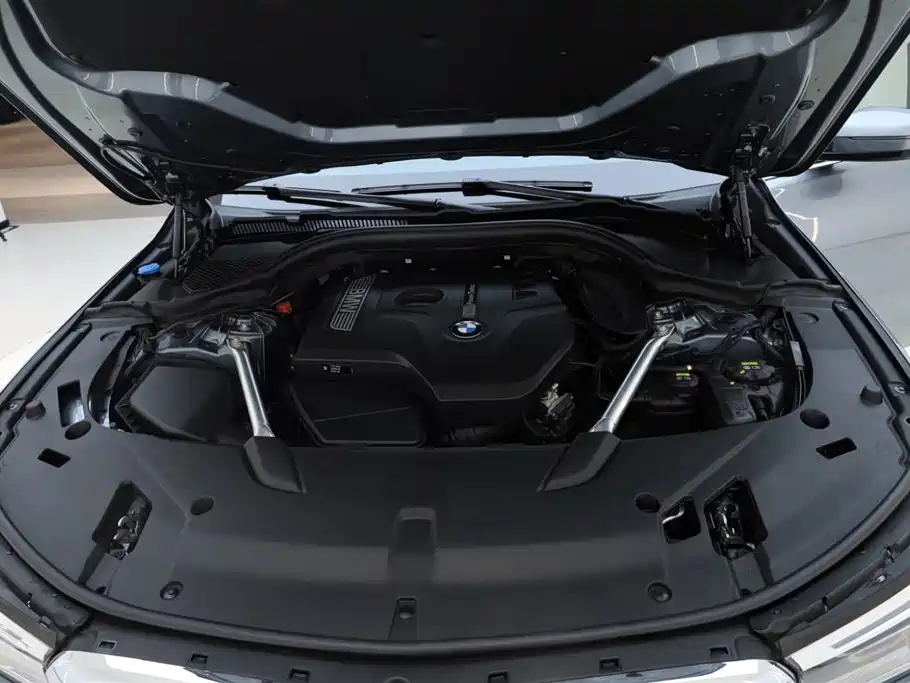 BMW 6 Series GT 2019 630i M Sport Grand Tourer Edition фото 12