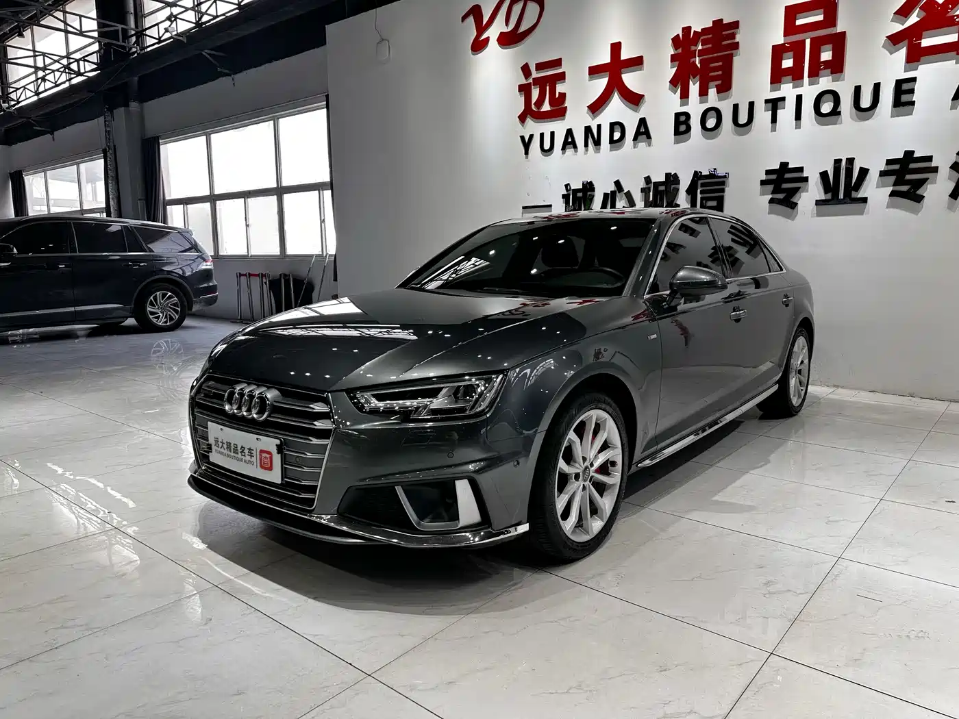Audi A4L 2019 40 TFSI Fashion (China VI)