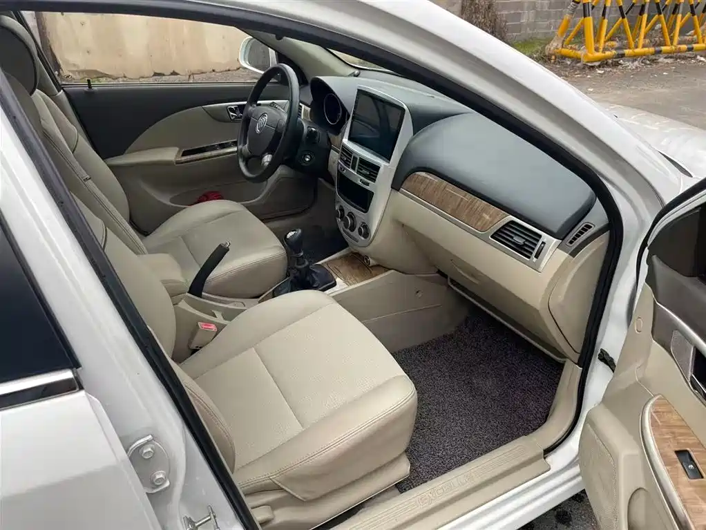 Buick Excelle 2015 1.5L Manual Classic фото 4