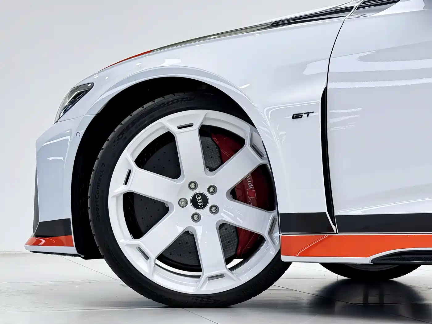 Audi RS 6 2025 RS 6 Avant GT фото 29