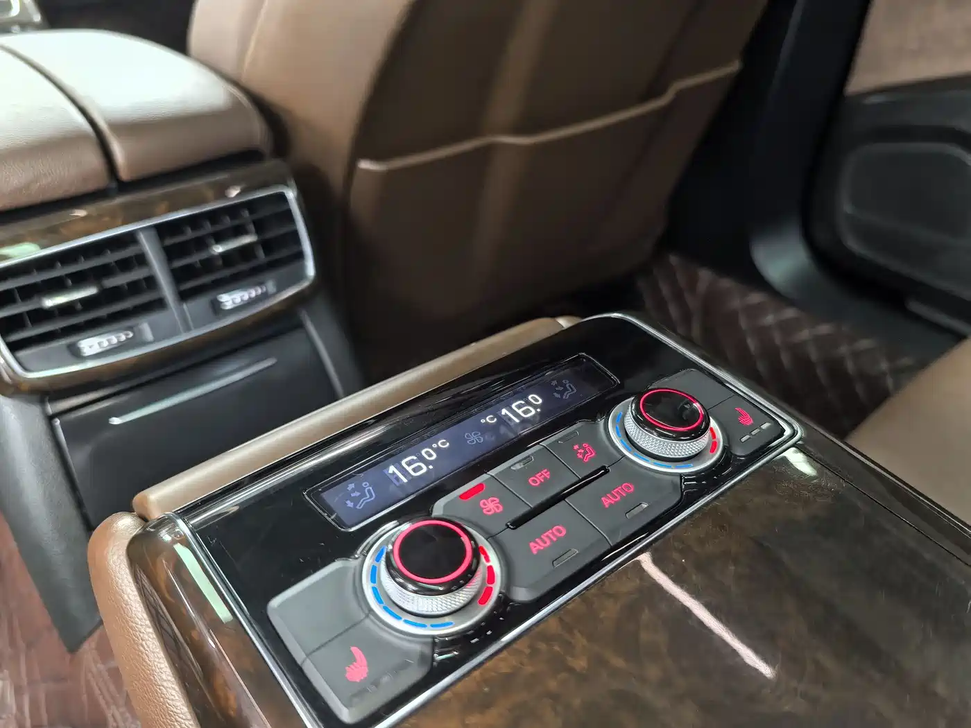 Audi A8 2014 A8L 45 TFSI quattro Comfort фото 12