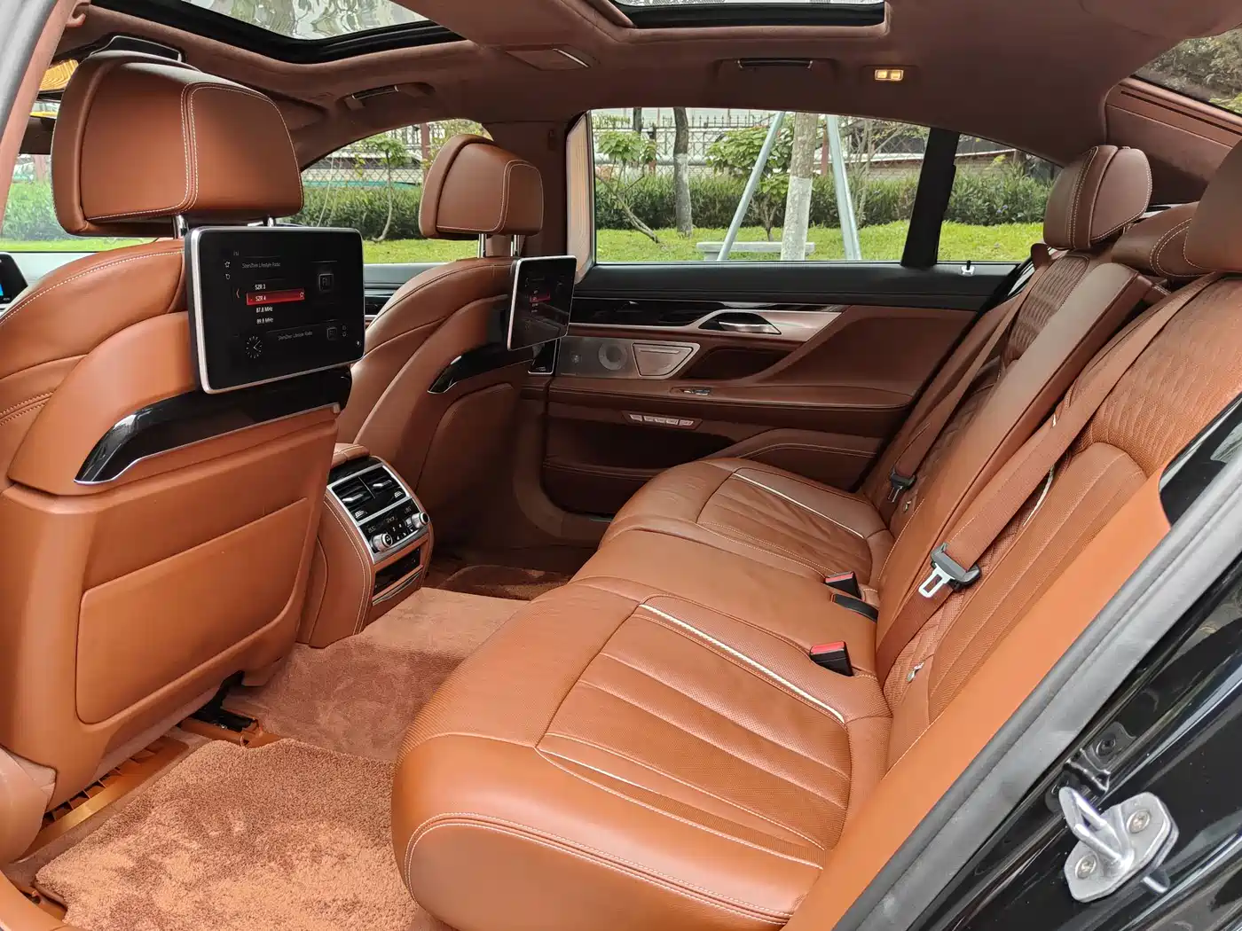 BMW 7 Series 2018 750Li xDrive M Sport Package фото 9