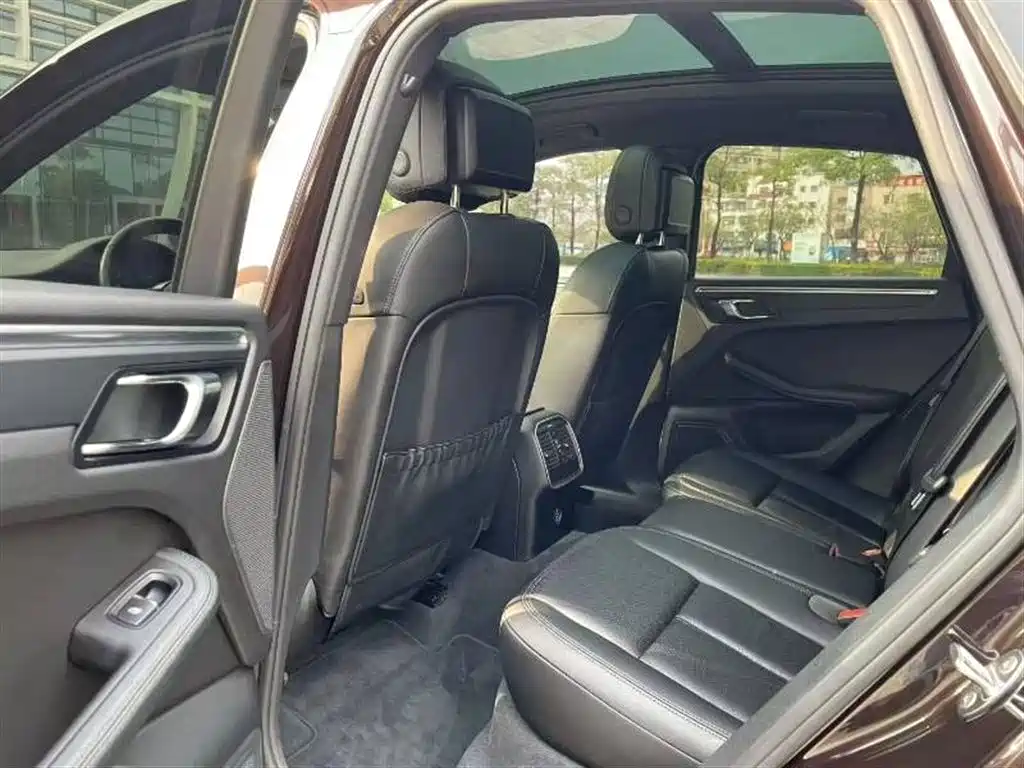 Porsche Macan 2017 Macan 2.0T фото 2