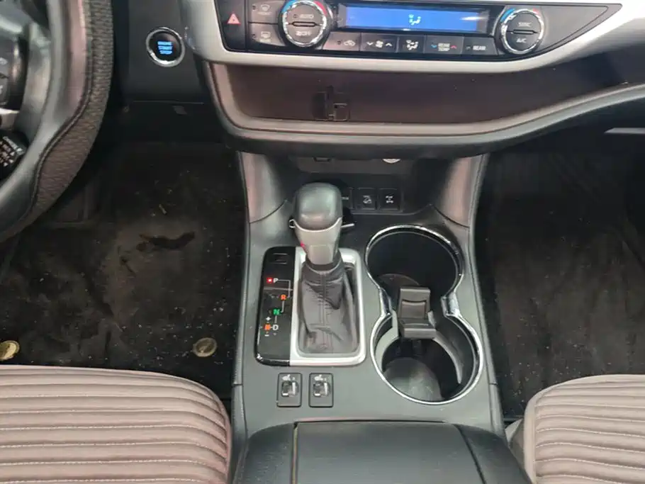 Toyota Highlander 2018 2.0T 4WD Luxury 7-seater China VI фото 16