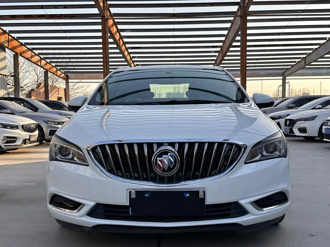 Buick Verano 2015 Sedan 20T Dual-clutch Elite фото 2