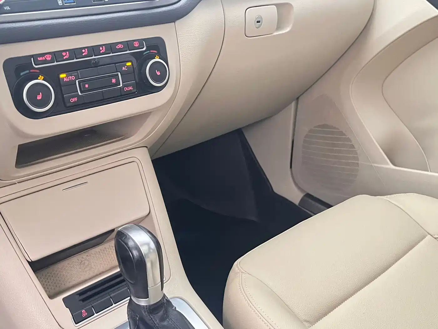 Volkswagen Tiguan 2012 1.8TSI Automatic 4WD Elite Edition фото 17
