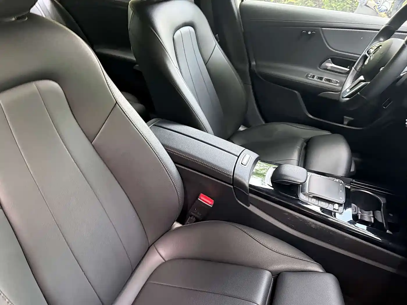 Mercedes-Benz A-Class 2020 A 180 L фото 4
