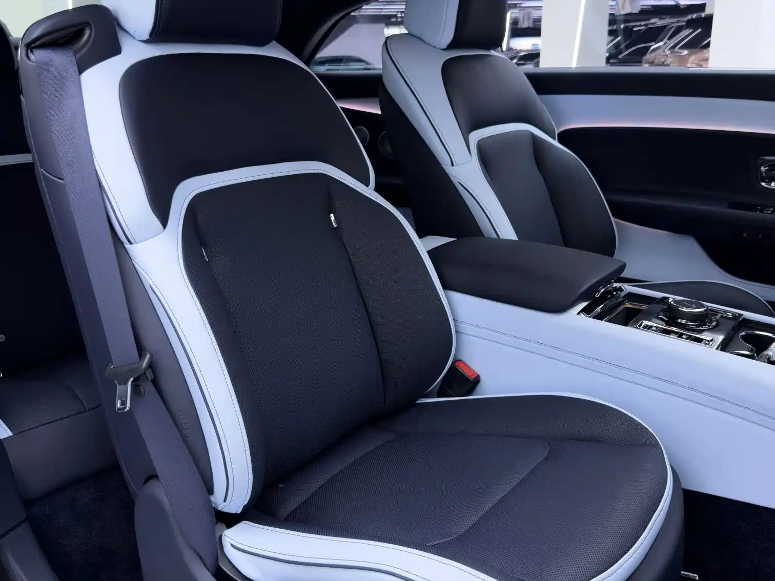 Photo 12 - Rolls-Royce Spectre