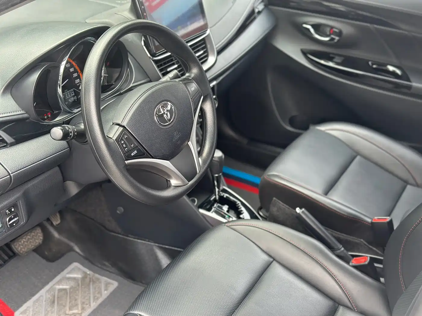 Toyota YARiS L Zhi Xuan 2022 Zhi Xuan X 1.5L CVT Luxury PLUS Edition фото 5