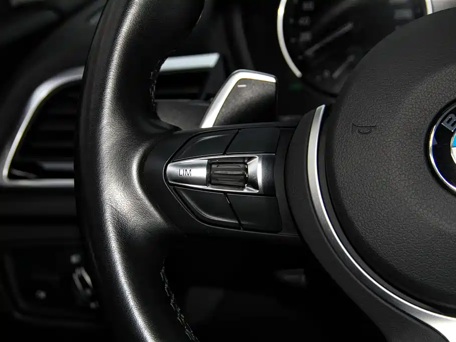 BMW 1 Series 2019 120i Leading M Sport Package фото 29