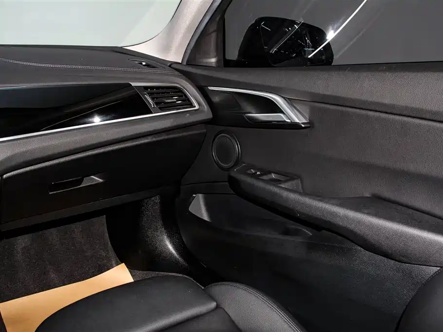 BMW 1 Series 2019 120i Leading M Sport Package фото 25