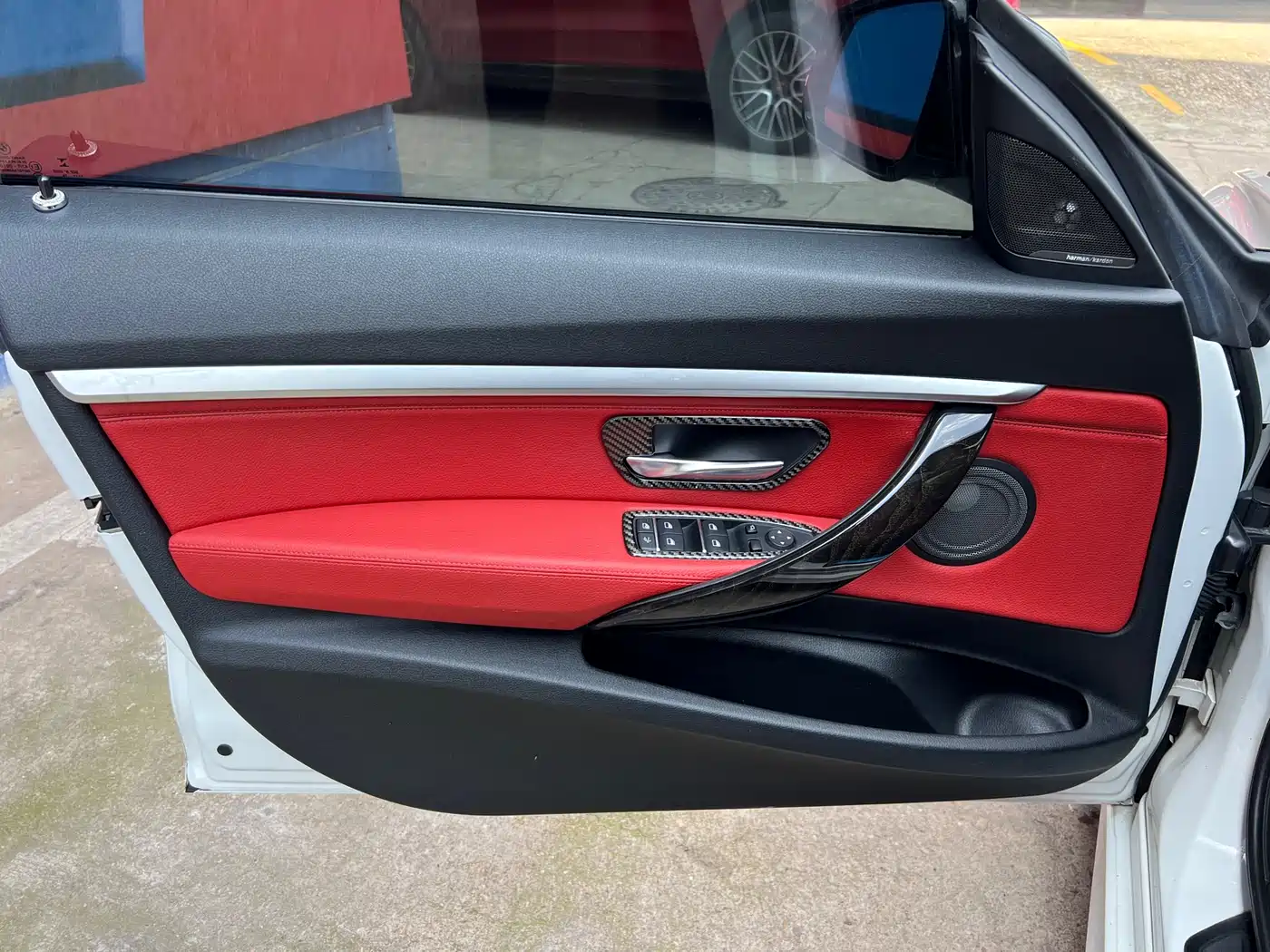BMW 3 Series GT 2019 330i xDrive M Sport Black Night Edition фото 19