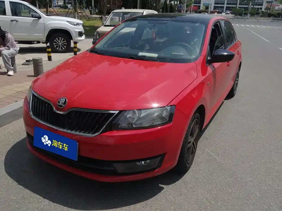 Škoda Skoda Rapid Spaceback 2014 1.6L Automatic Joy Edition