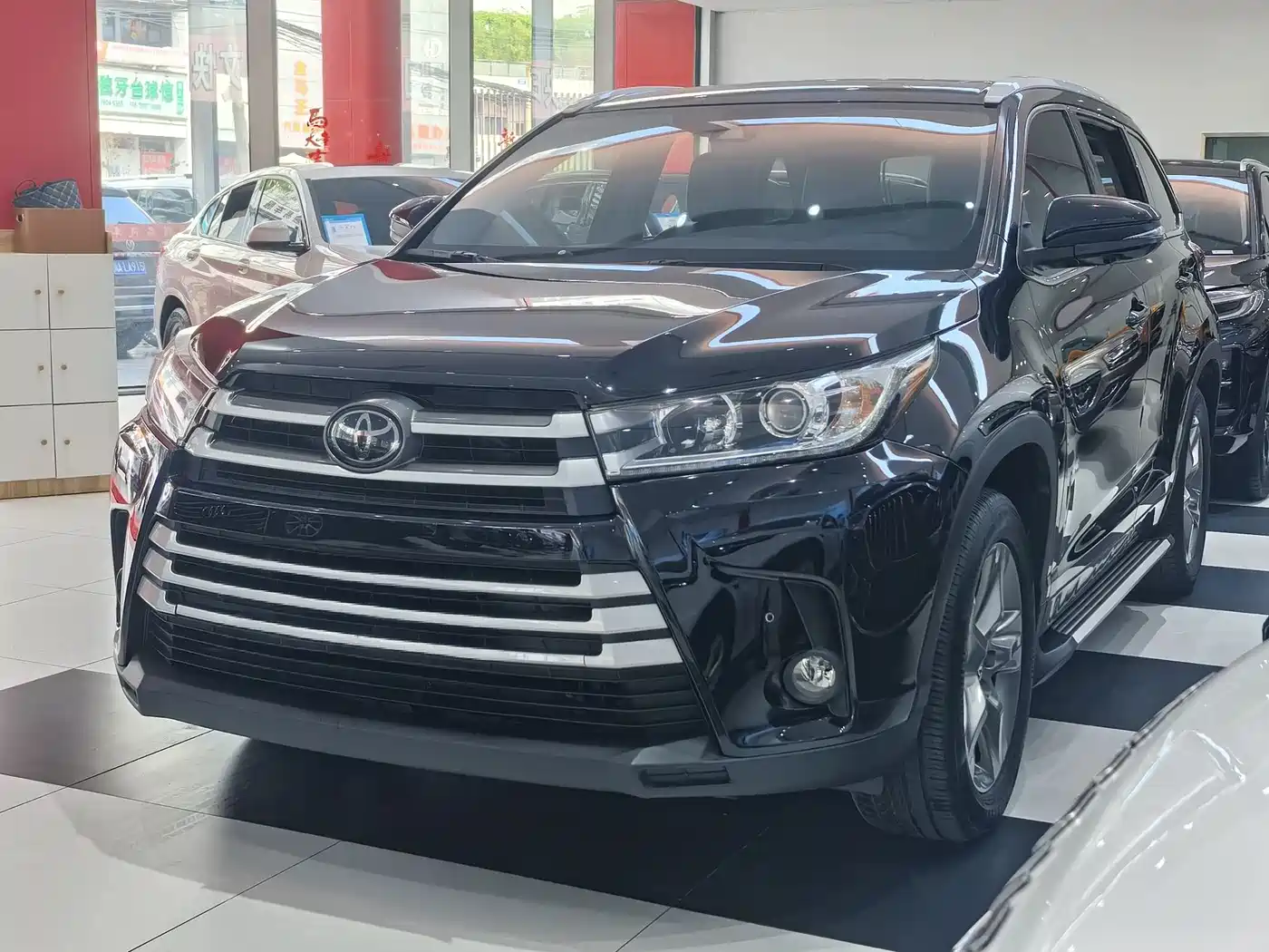 TOYOTA HIGHLANDER