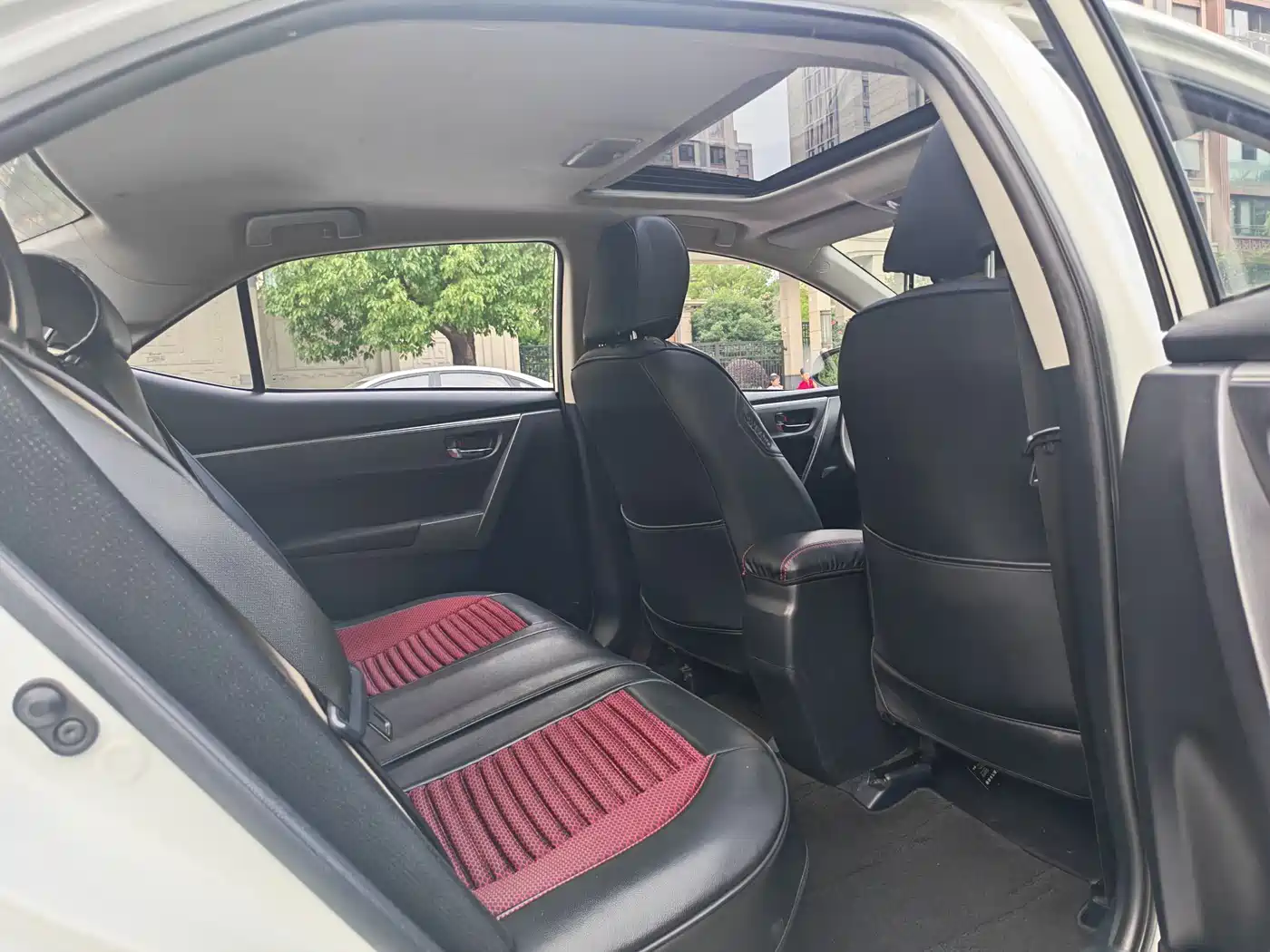Toyota Levin 2016 Hybrid 1.8H GS E-CVT Elite Sunroof фото 16