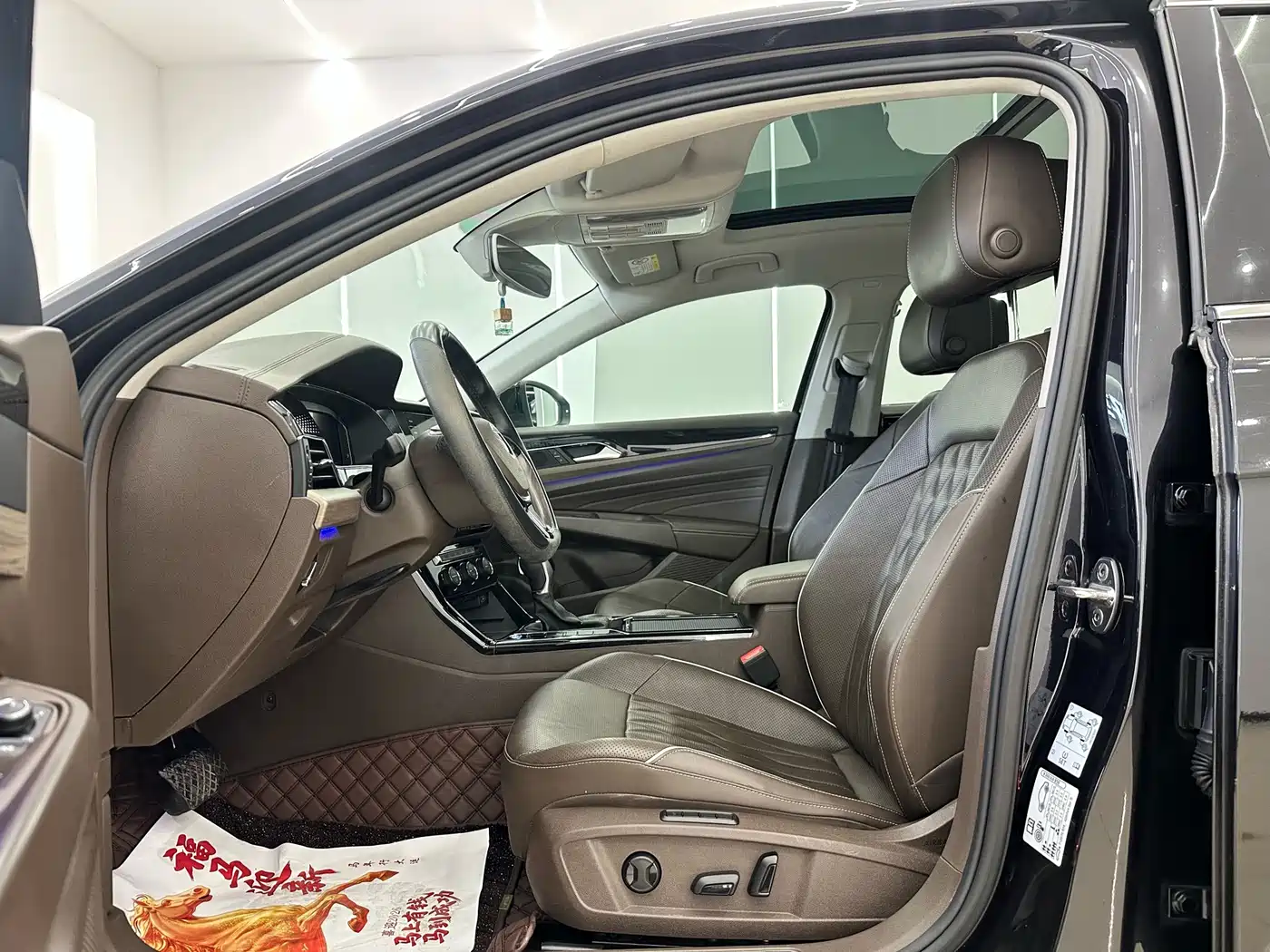 Volkswagen Passat 2019 330TSI Premium Edition China V фото 4