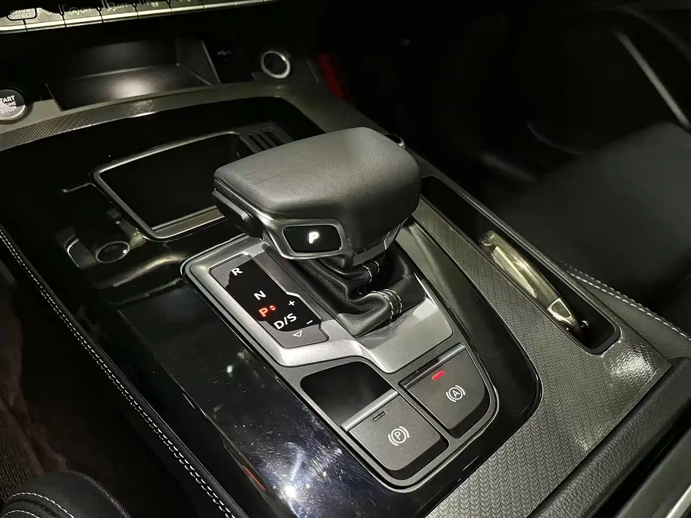 Audi Q5L 2023 40T Luxury Dynamic фото 11