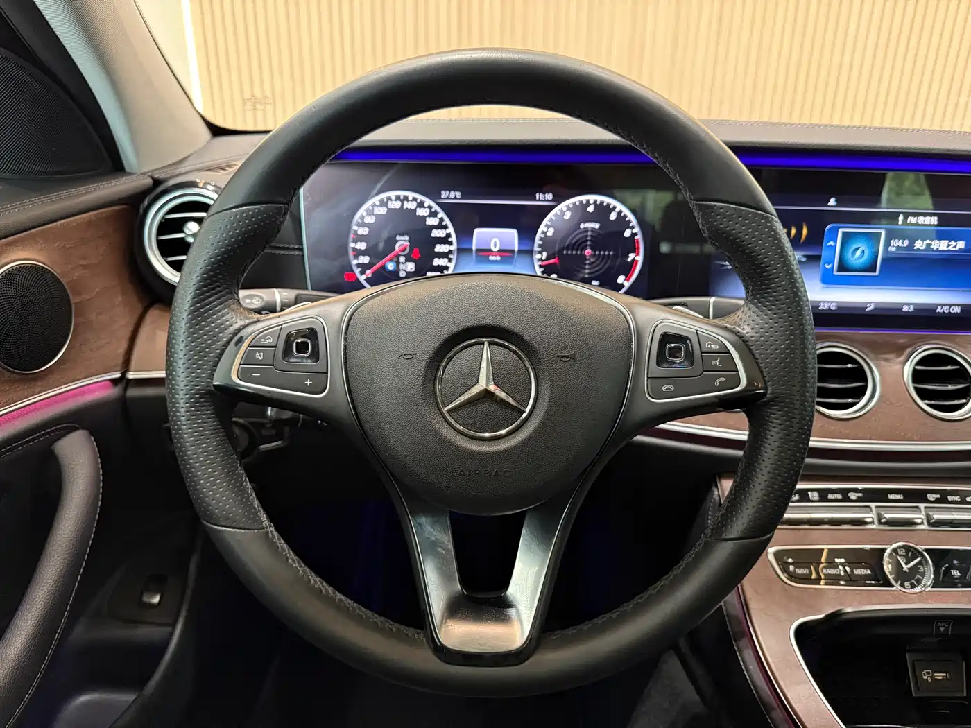 Mercedes-Benz E-Class 2018 E 300 L Luxury фото 8