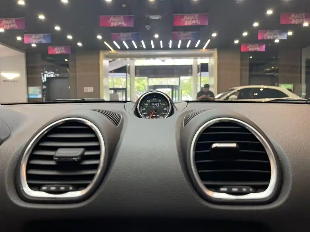 Porsche 718 2018 Cayman 2.0T фото 14