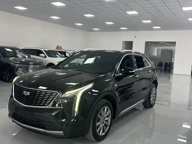 CADILLAC XT4