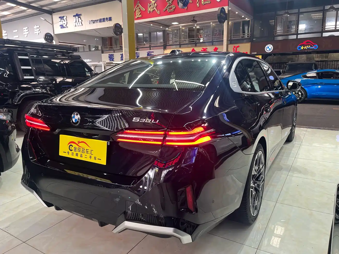BMW 5 Series 2025 530Li Premium M Sport Package фото 31