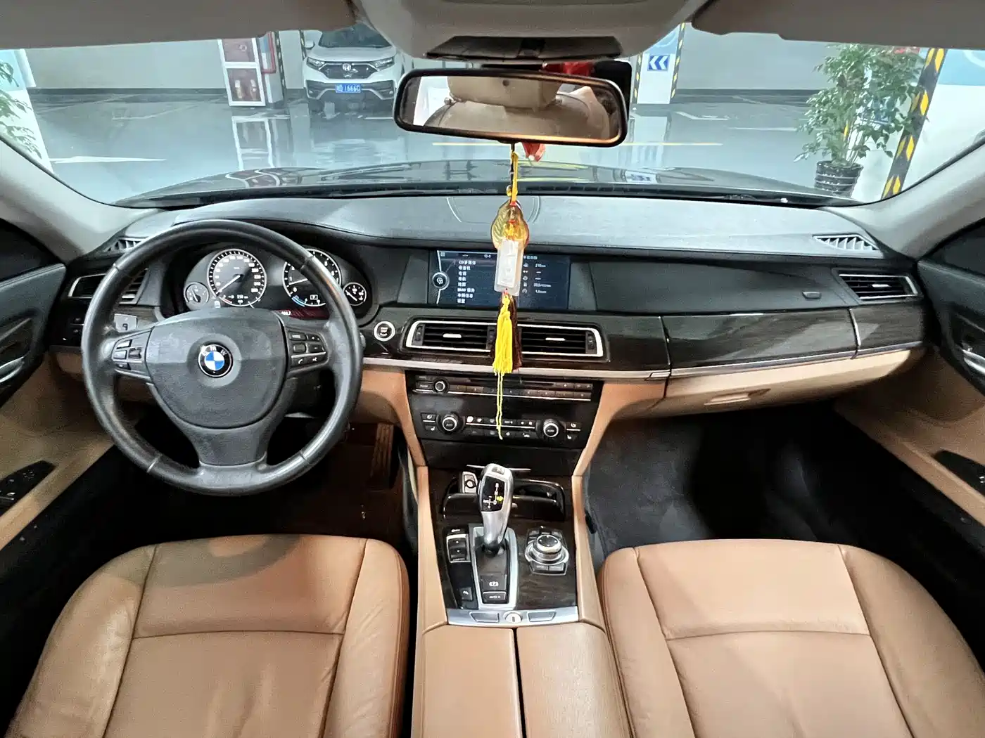 BMW 7 Series 2011 740Li Steinway Limited Edition фото 7