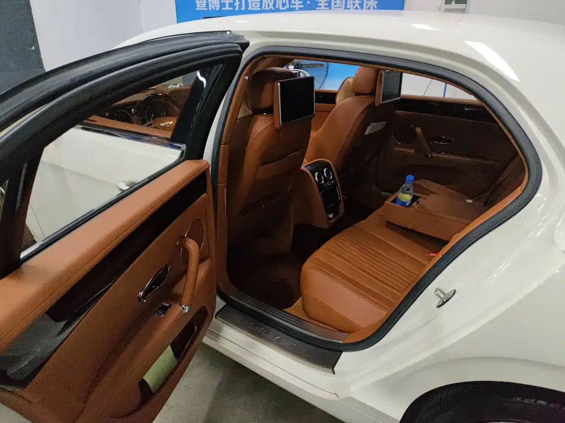 Bentley Flying Spur 2016 4.0T V8 Standard Edition фото 8