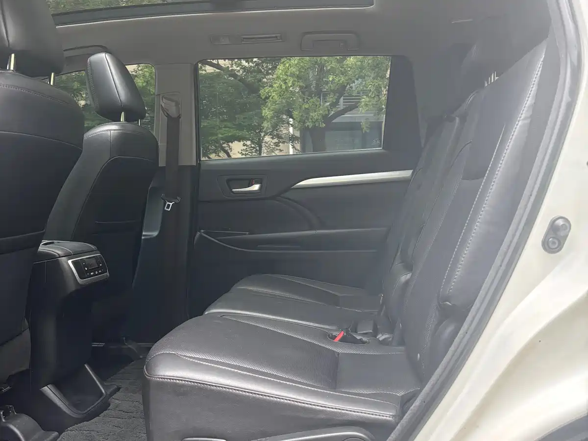 Toyota Highlander 2017 2.0T 4WD Premium 7-Seater фото 17