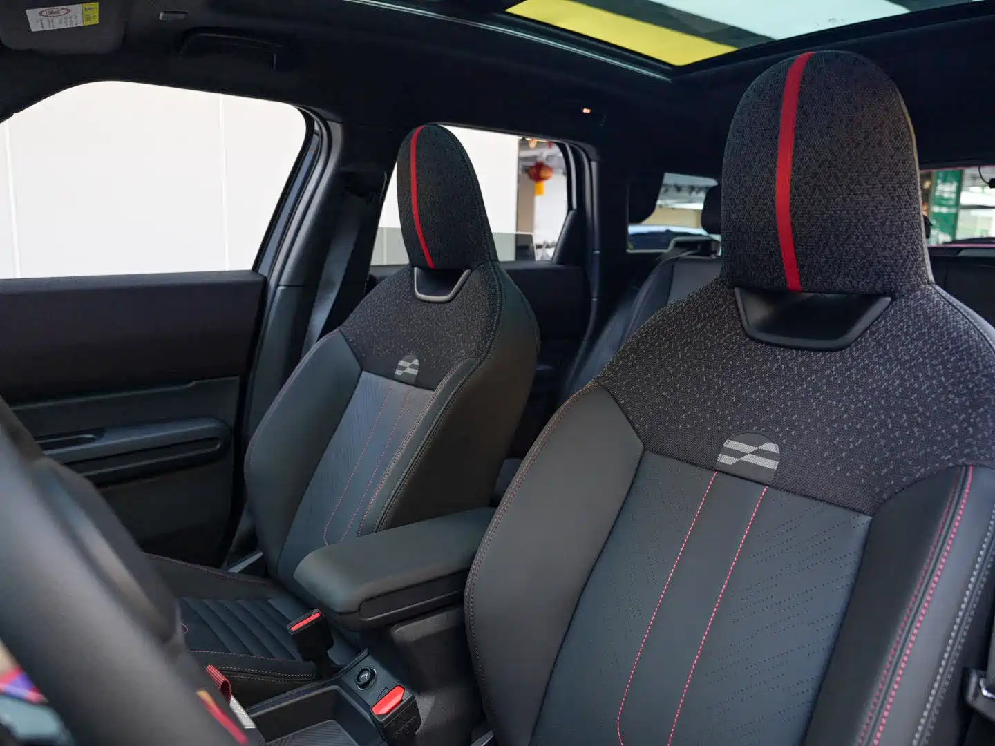 صورة 15 - MINI JCW COUNTRYMAN