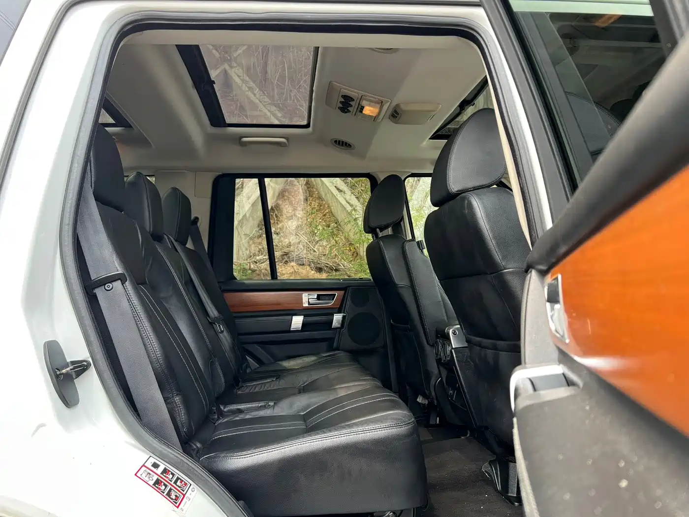 Land Rover Discovery 2011 3.0 SDV6 HSE Diesel фото 13