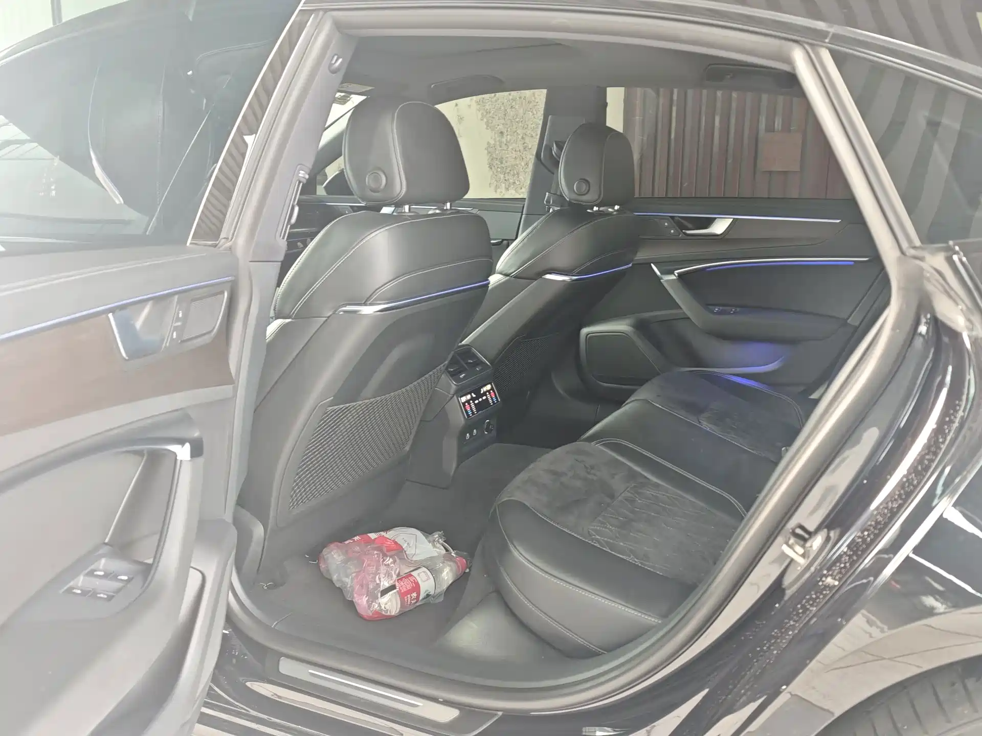 Фото 11 - Audi A7L