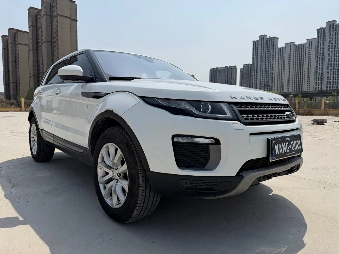 Photo 2 - Land Rover Range Rover Evoque