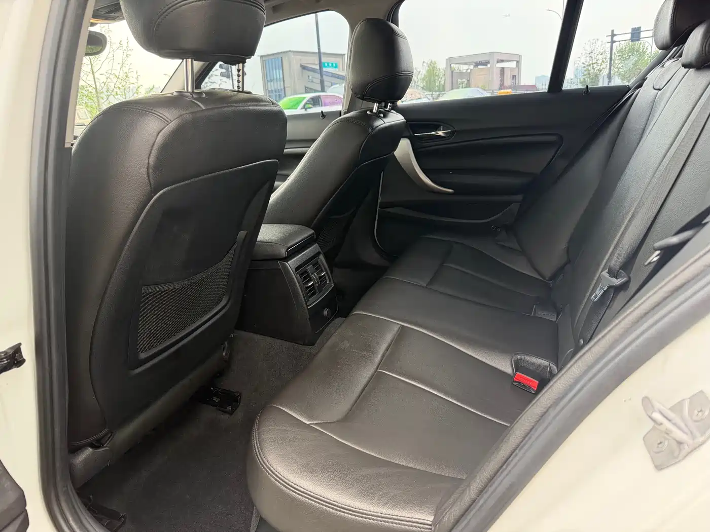 BMW 1 Series (Import) 2015 120i Leading фото 10