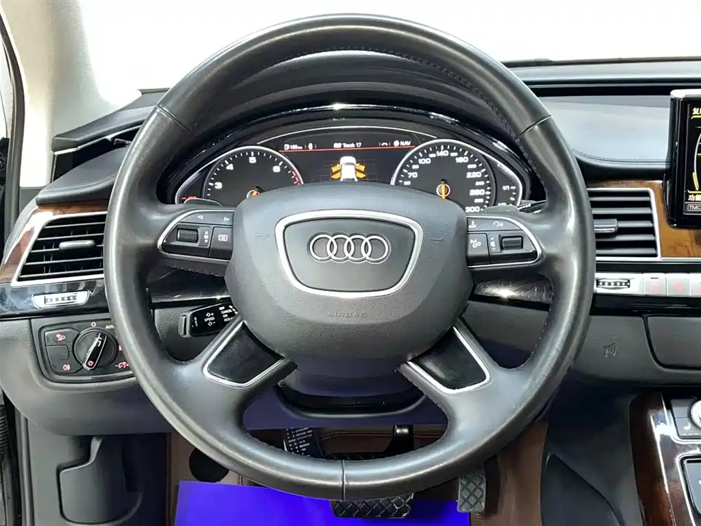 Audi A8 2016 A8L 45 TFSI quattro Fashion фото 9