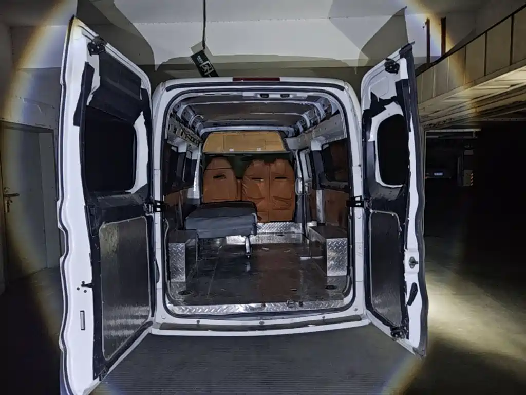 Photo 15 - Maxus Dana V1
