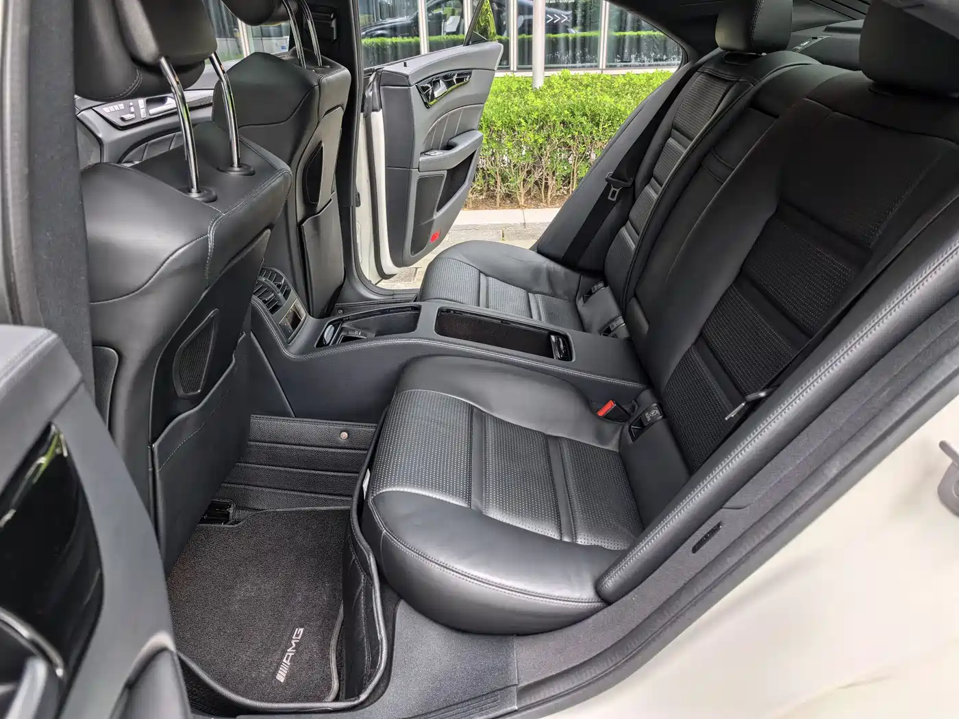 Mercedes-Benz CLS AMG 2015 AMG CLS 63 4MATIC фото 37