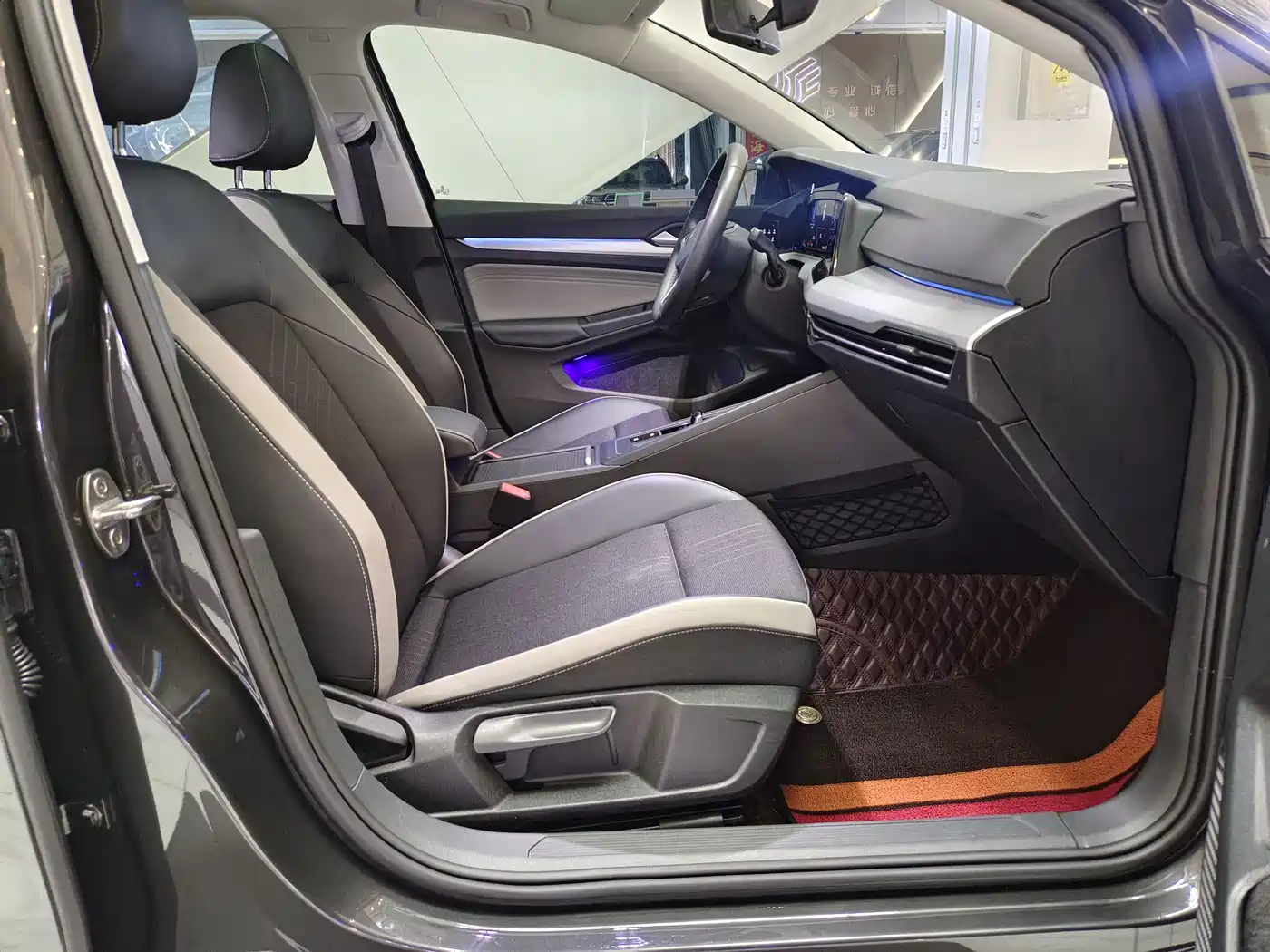 Volkswagen Golf 2023 Facelift 280TSI DSG Pro фото 19