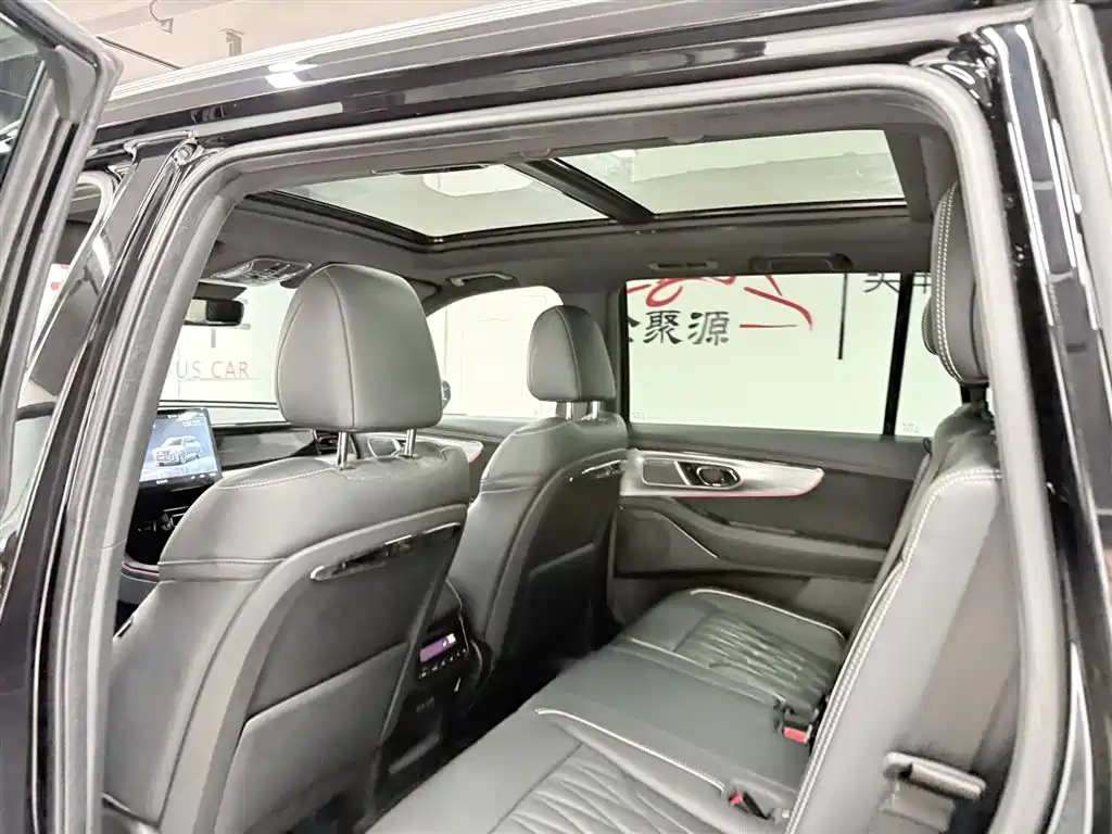 GAC Trumpchi Trumpchi GS8 2022 Hybrid Series 2.0TM 4WD Premium Edition (7-Seater) фото 11