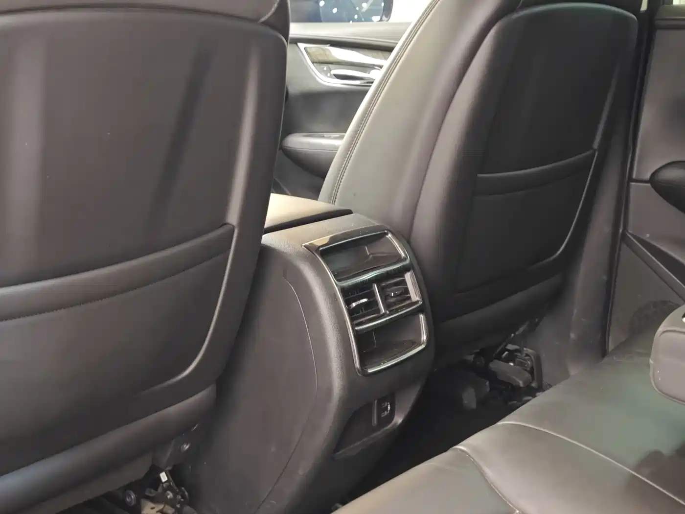 Cadillac XT5 2018 25T Luxury фото 25