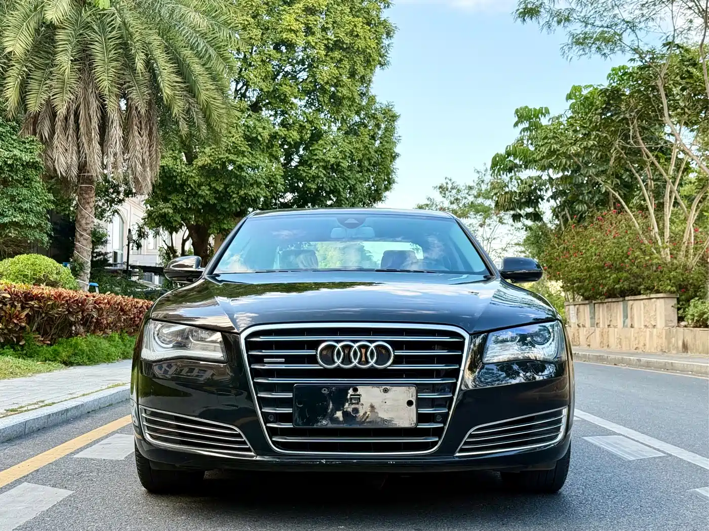 Audi A8 2013 A8L 45 TFSI quattro Comfort фото 2