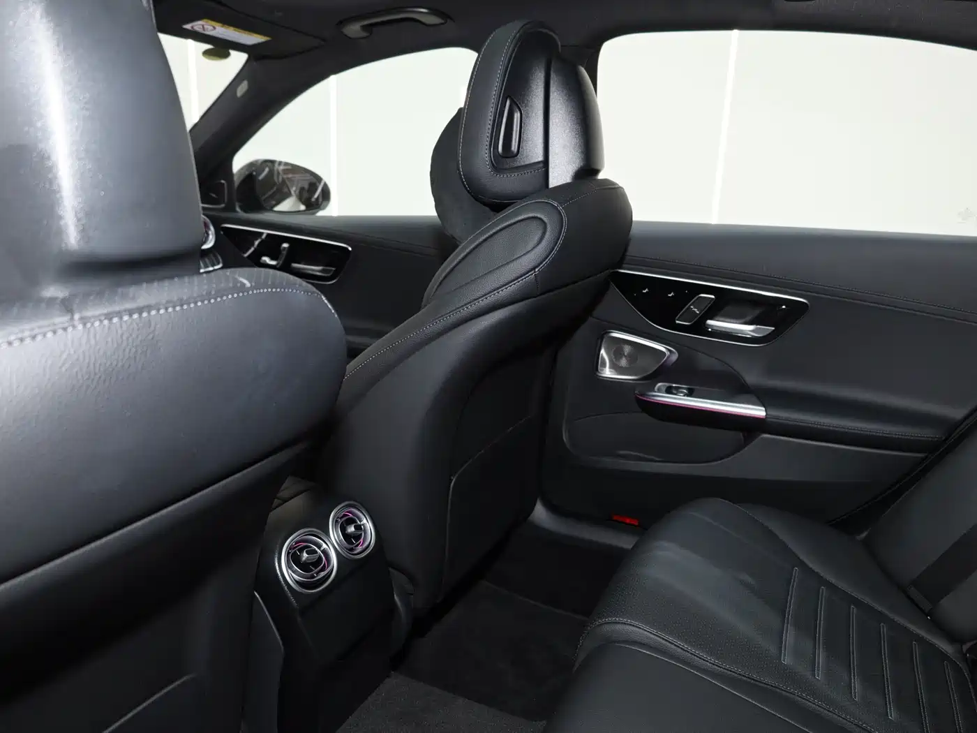 Mercedes-Benz C-Class 2025 C 260 L Night Sport Edition фото 14