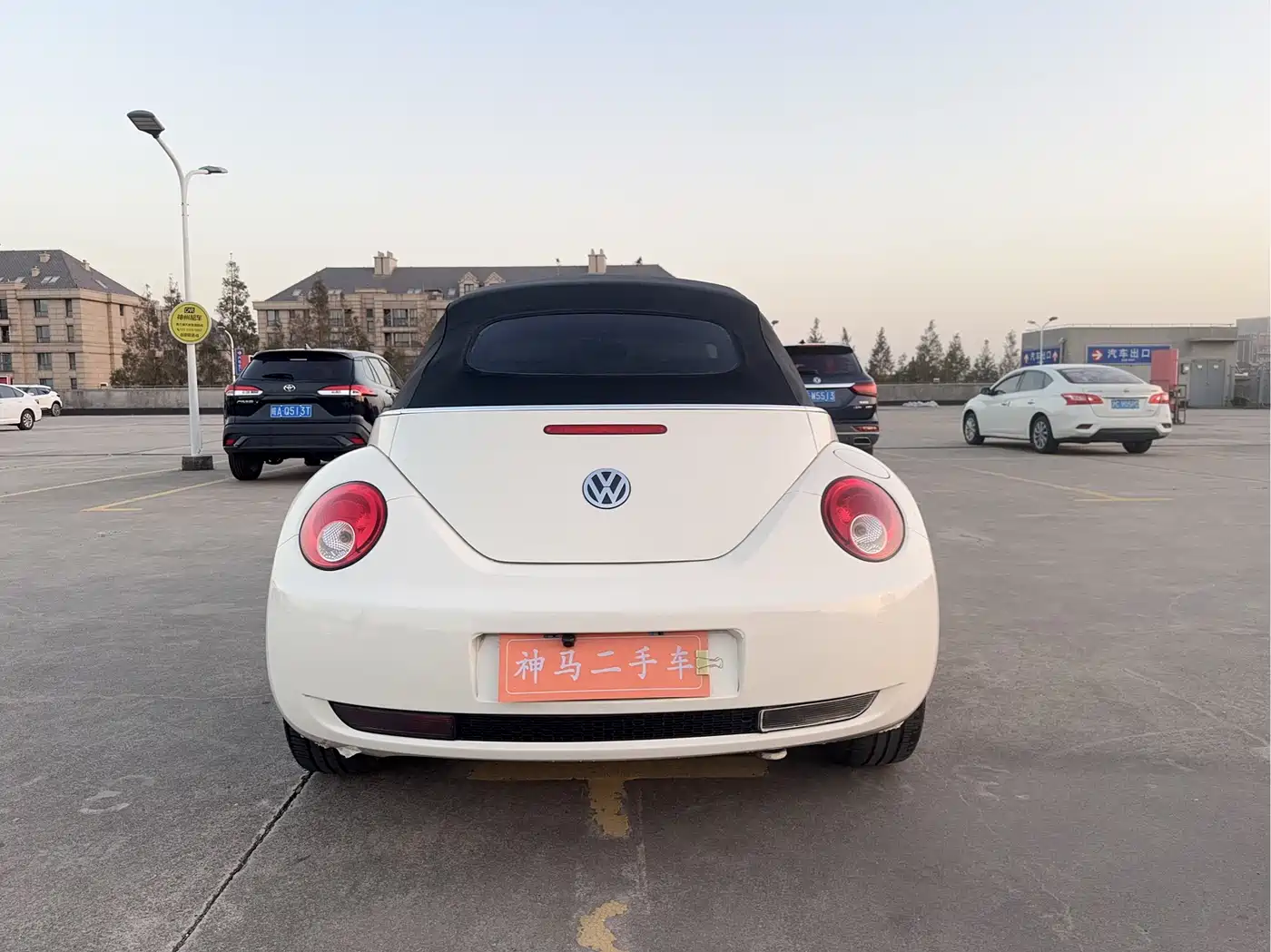 Volkswagen Beetle 2009 2.0 AT Top Convertible фото 5