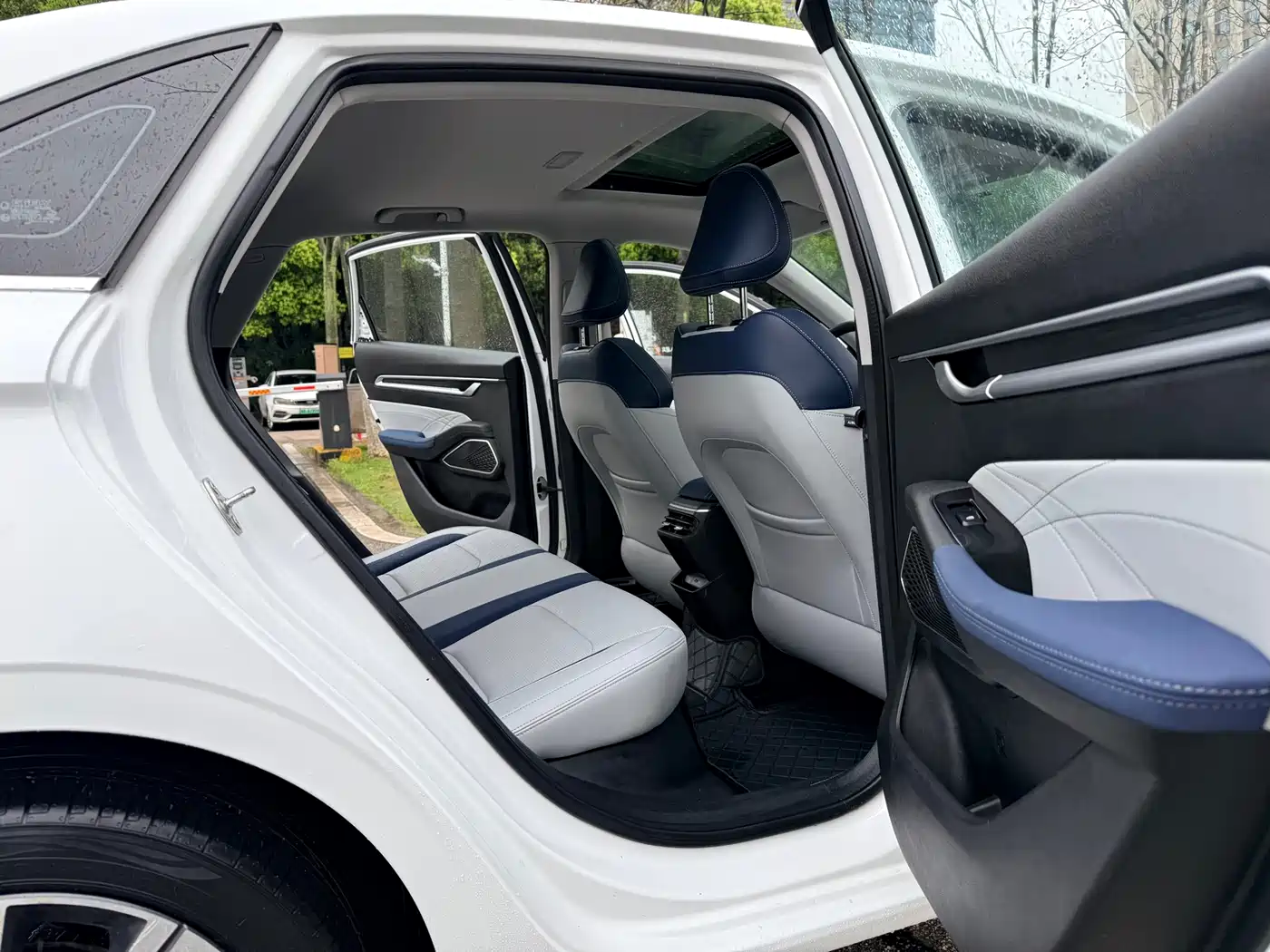 GEELY AUTOMOBILE EMGRAND