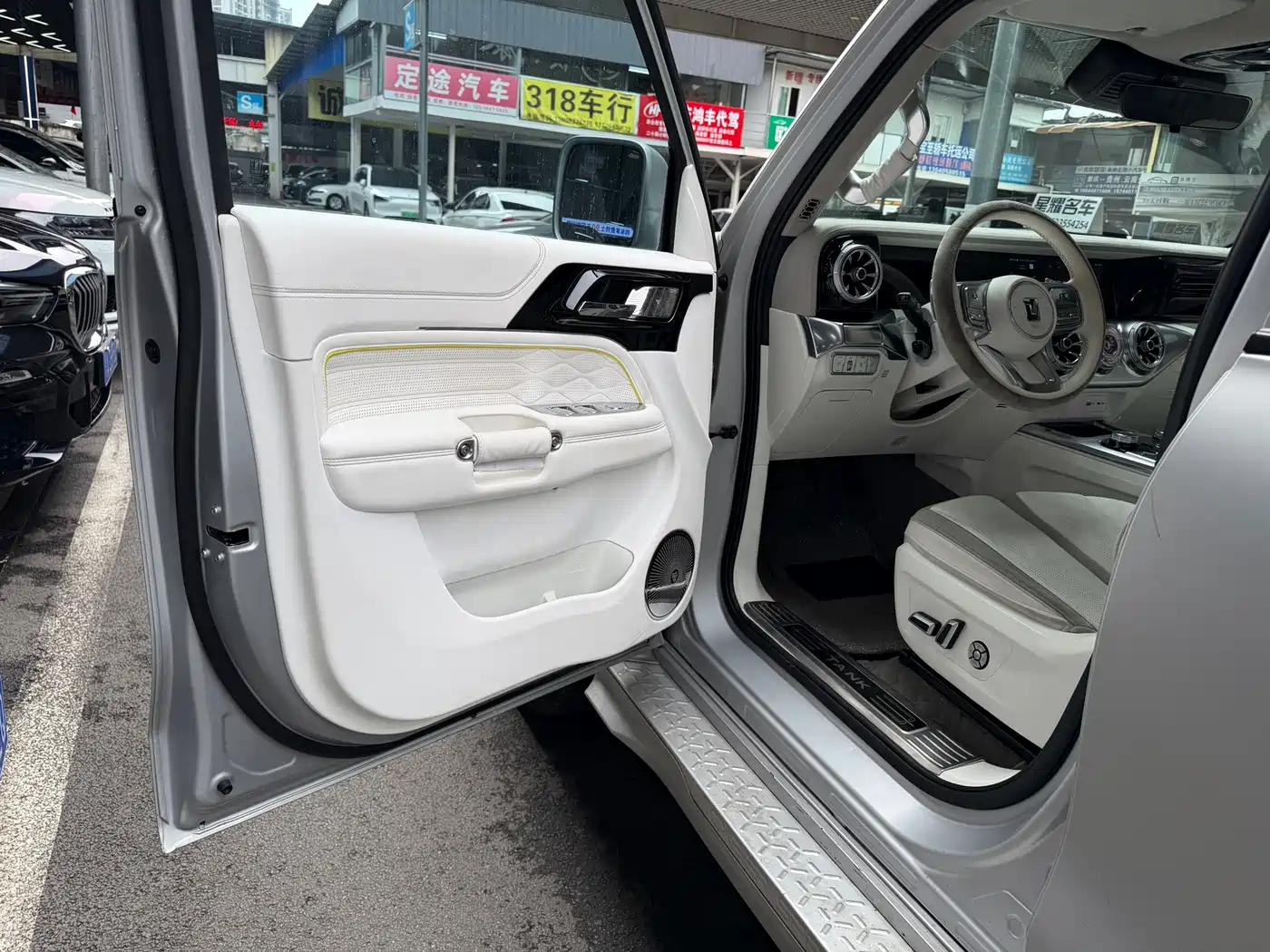 TANK CO CREATION TANK 300