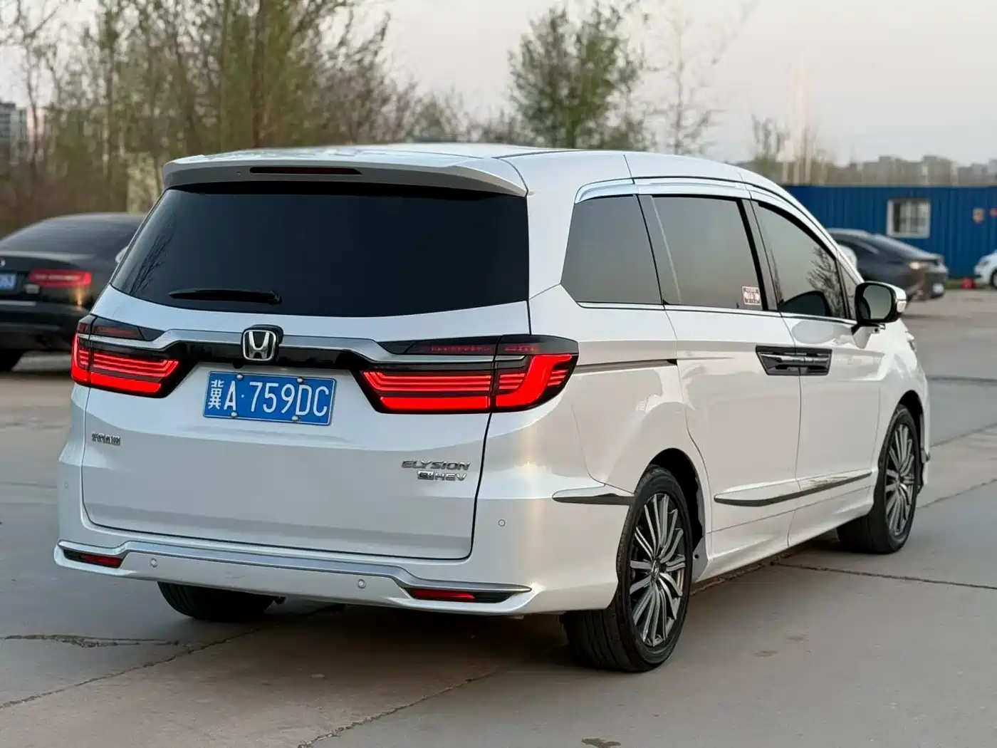 Honda Elysion 2024 2024 2.0L e:HEV Luxury Edition