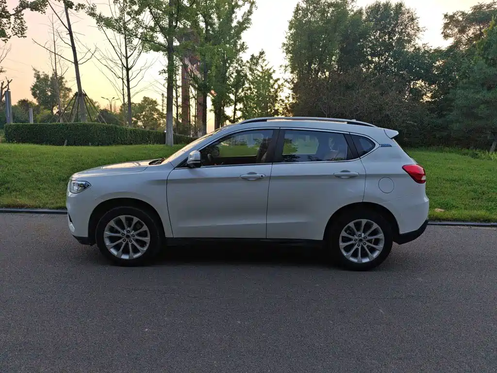 Photo 13 - Haval H2